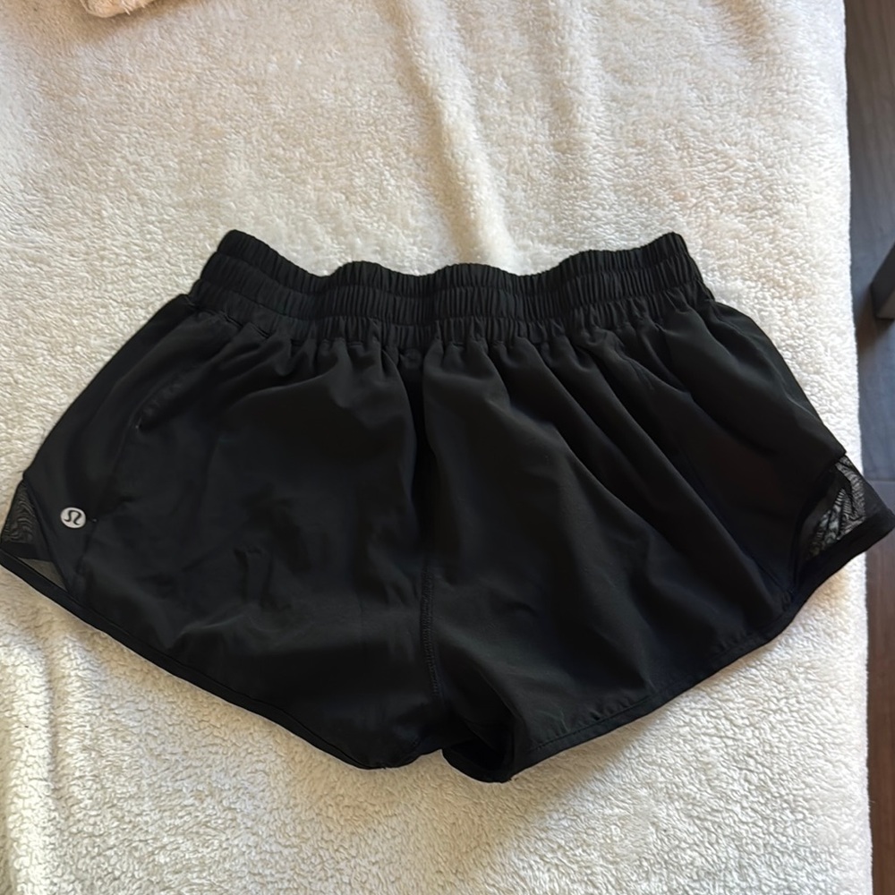Lululemon Hotty-Hot Low-Rise Short 2.5”